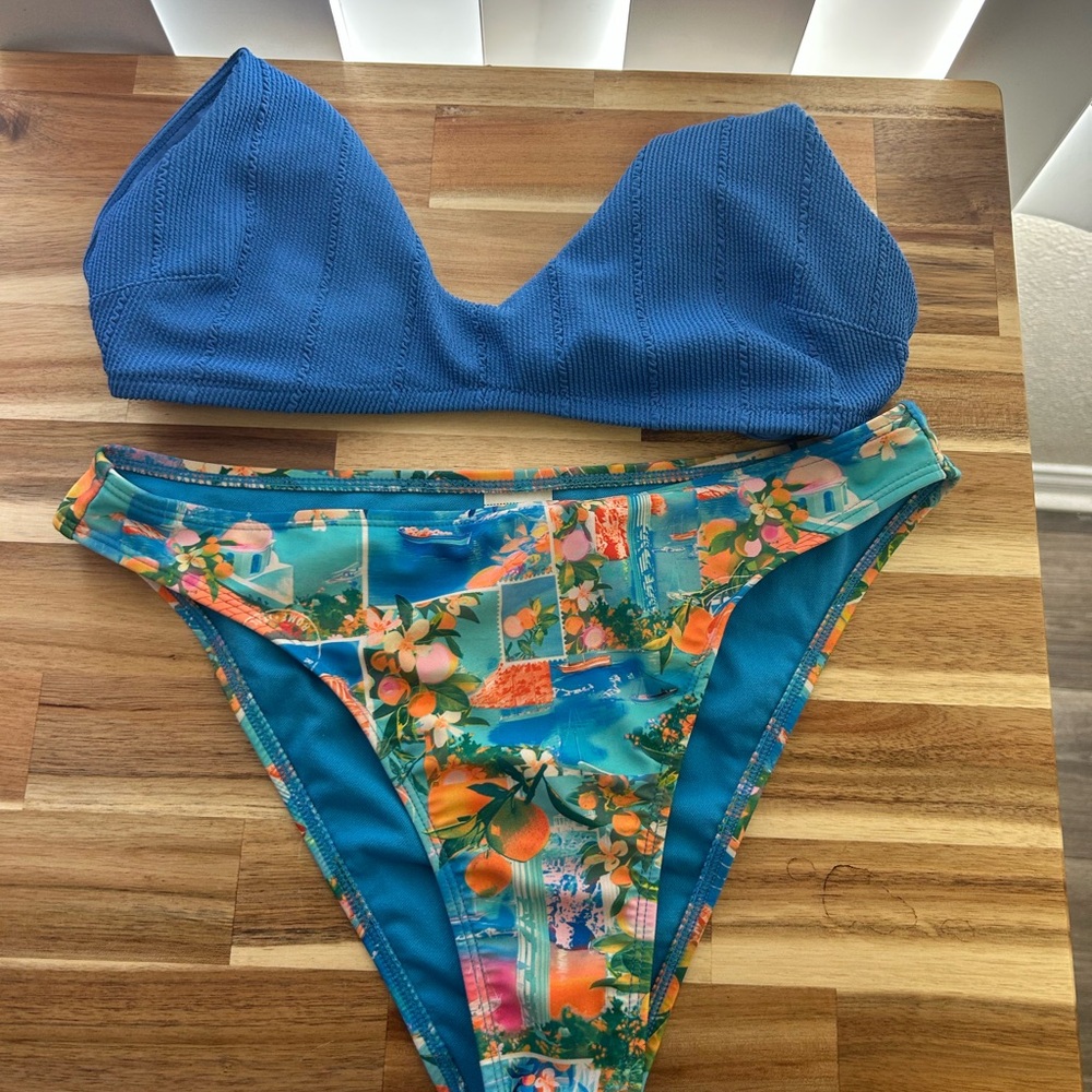 Blue Two-Piece Style Swim Set - Floral Print Bottom womens m and l